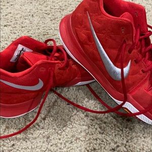 Kyrie 3 Red Suede